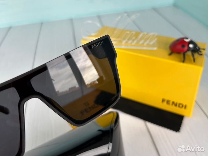 Солнцезащитные очки женские брендовые fendi новые