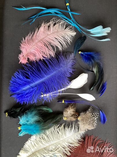 Декоративные перья для рукоделия