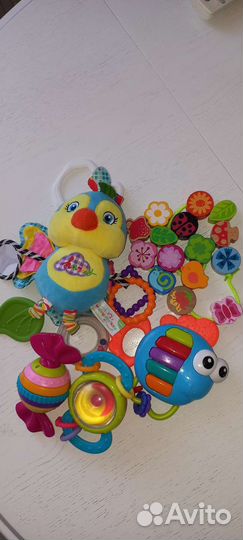Развивающие игрушки для малышей пакетом