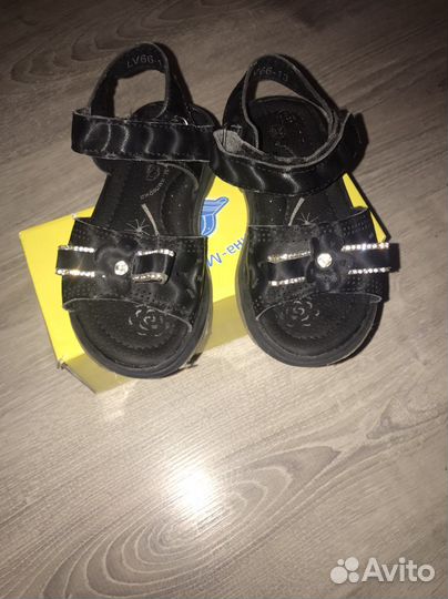 Сандалии для девочки