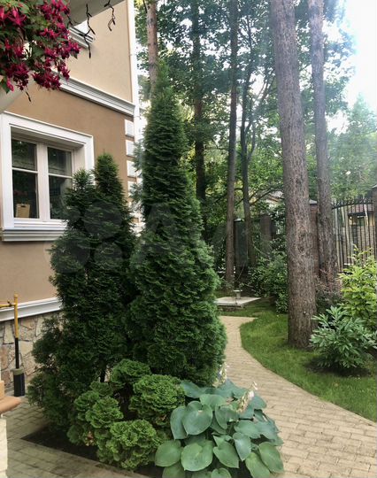 Дом 380 м² на участке 18 сот.