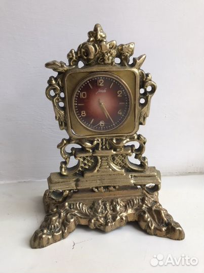 Настольные часы