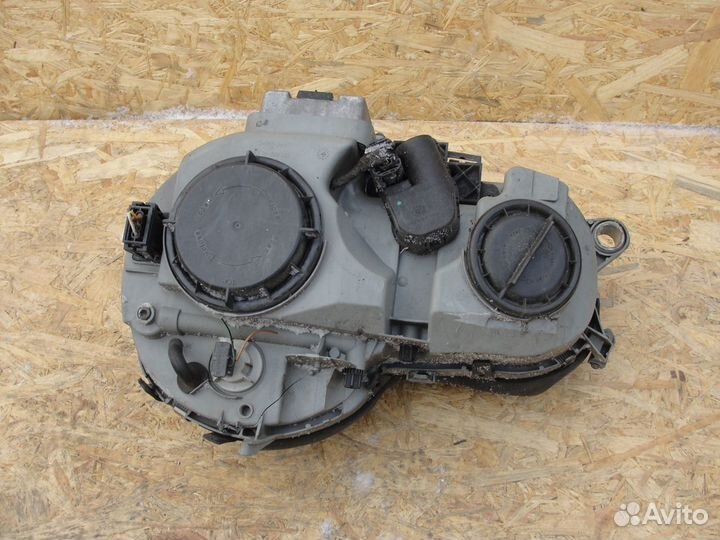 Фара правая ксенон mercedes w210 рест с дефектом