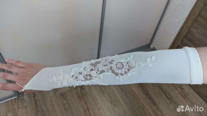 Перчатки вечерние