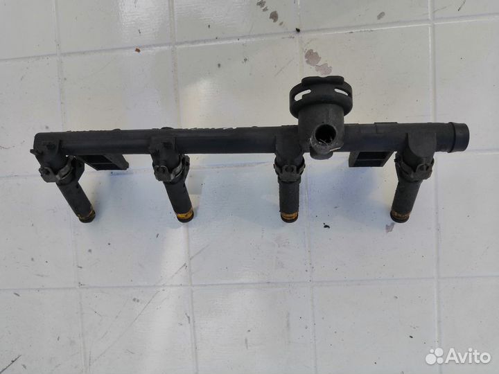 Топливная форсунка (рампа) Renault Kangoo 2005 1.4