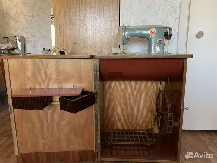 Швейная машинка LADA (Чехословкия)