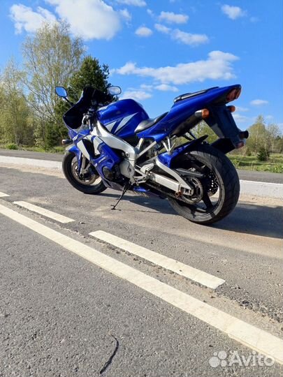 Yamaha YZF R1