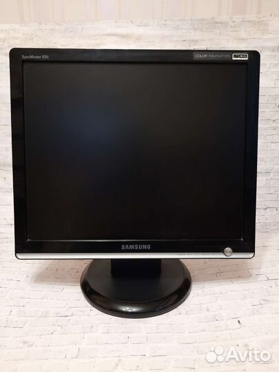 Монитор Samsung