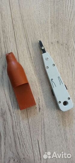Инструмент для заделки витой пары кроса