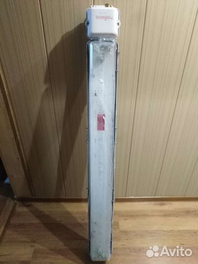 Судовой светильник аварийного освещения