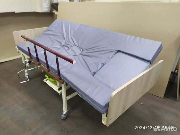 Кровать функциональная для ухода за больными