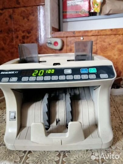 Счетная машинка для денег