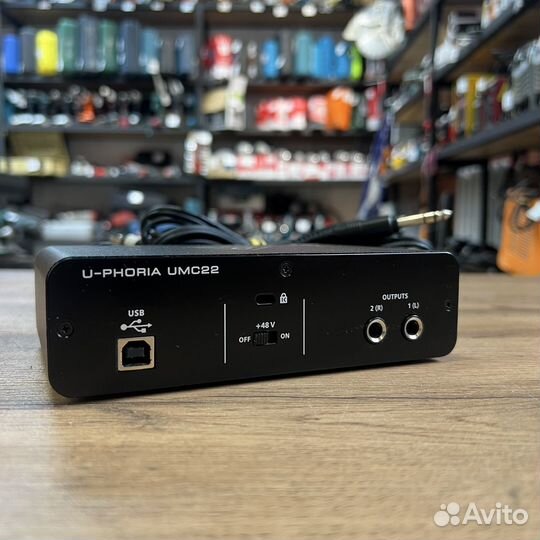 Аудиоинтерфейс behringer umc22