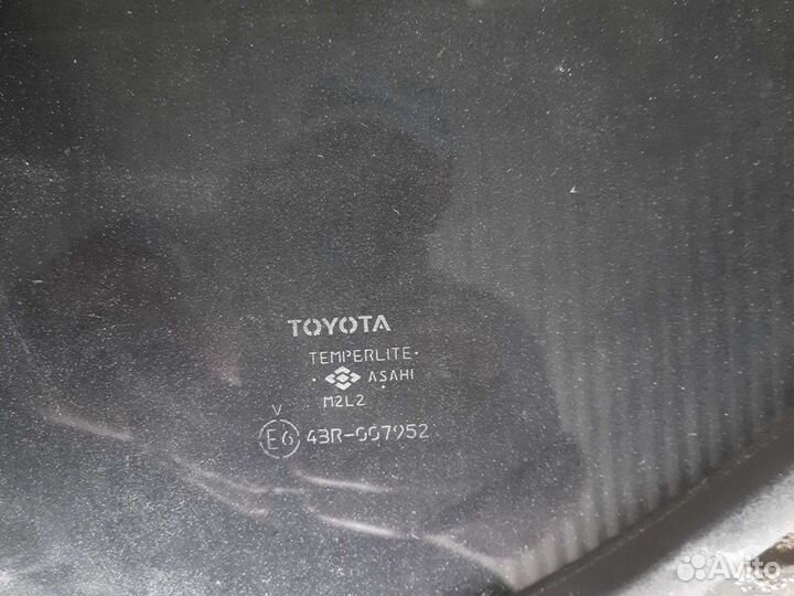 Стекло собачника боковое Caldina 241