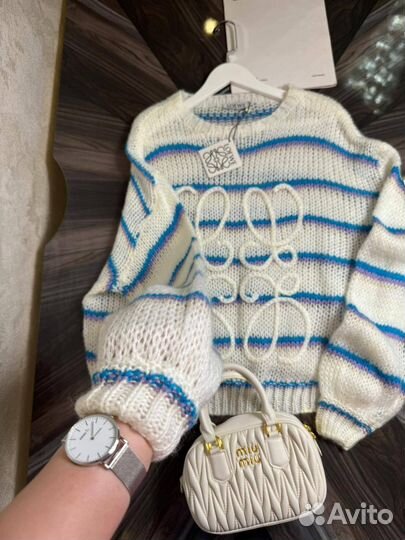 Шикарный свитер Loewe