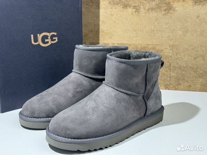 Ugg Mens Classic Mini Zip Metallic Black