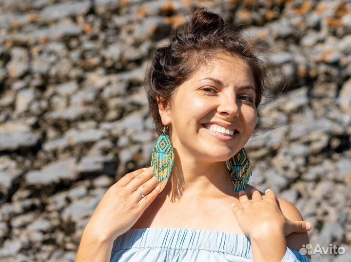 Яркие серьги из бисера