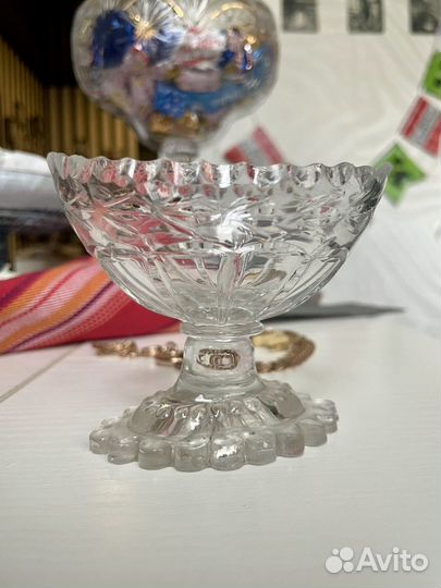 Вазочка старое стекло Европа