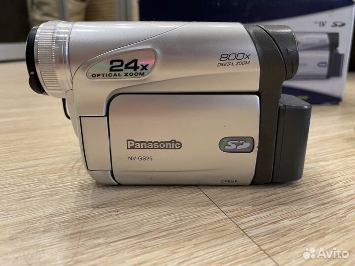 Видеокамера Panasonic NV-GS25