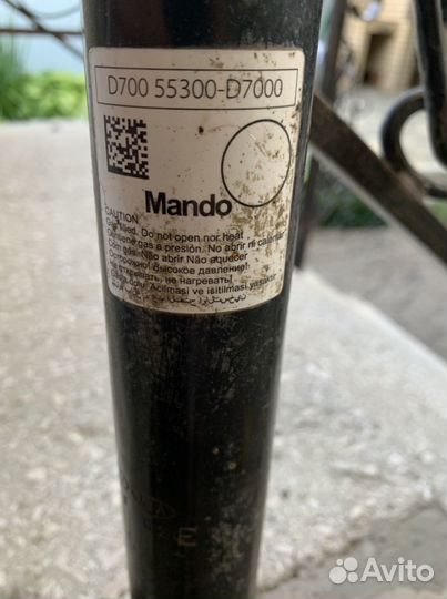 Амортизаторы заднии на hyundai tucson 2 шт