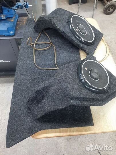 Колонки JBL
