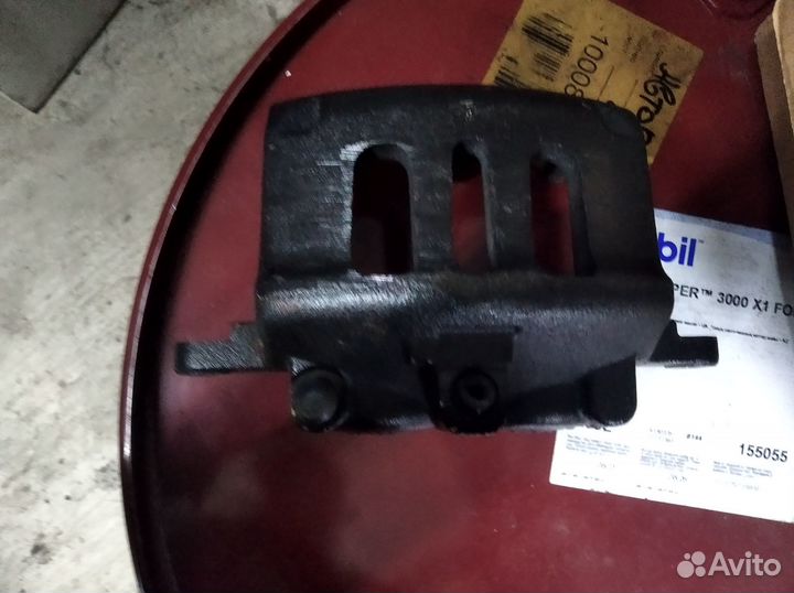 Суппорт тормозной перед. L Chrysler Pacifica 03-08