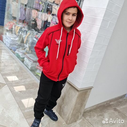 Спортивный костюм новый