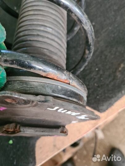 Амортизатор передний Nissan X-Trail T30 2003