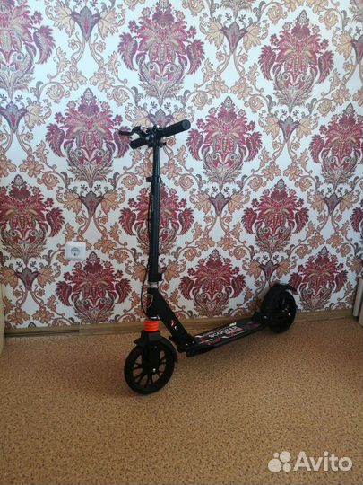 Самокат Scooter Urban с дисковым тормозом чёрный