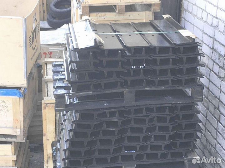 Башмак экскаватора Kobelco UT190B1M900