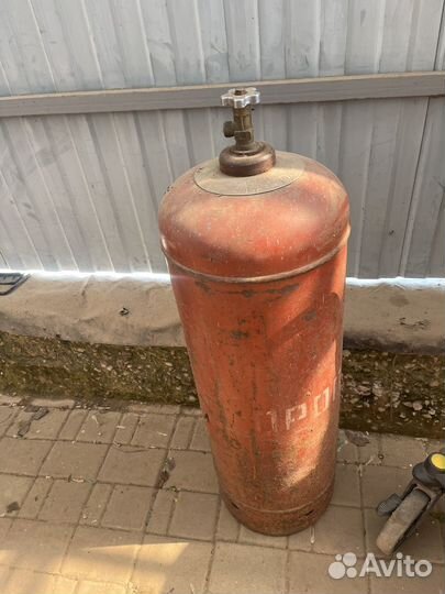 Продам два газовых баллона