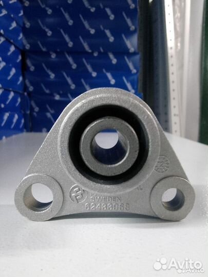 62433968 Кронштейн растяжки LH