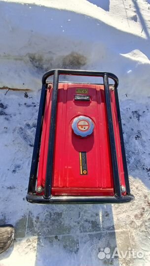 Бензиновый генератор