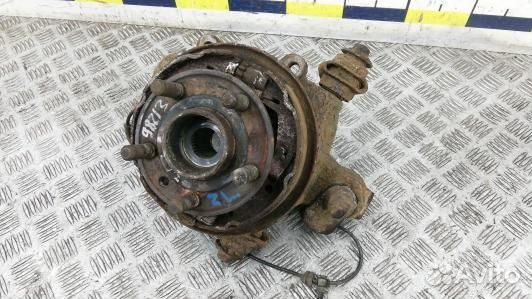 Ступица задняя левая land rover freelander 2 (98Z1