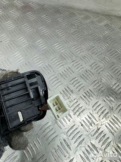 Переключатель мультимедиа Suzuki Vitara P90 2016