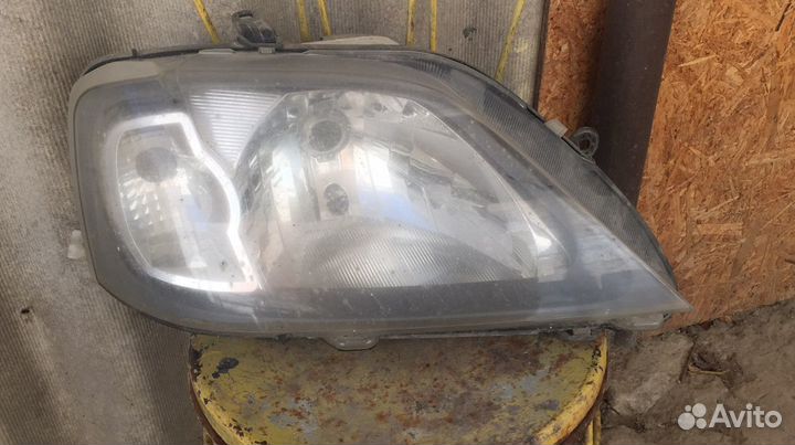 Фара на Рено Логан