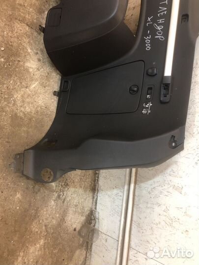 Обшивка багажника задняяправаяMitsubishi Outlander