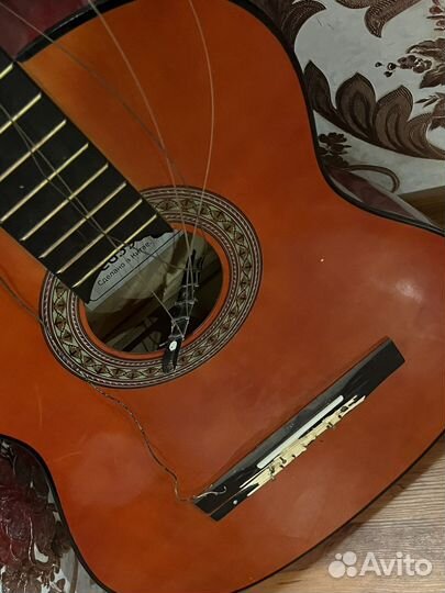 Акустическая гитара