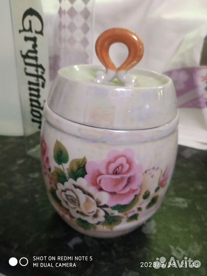 Сахарница, соковыжималка и др. кухонная посуда