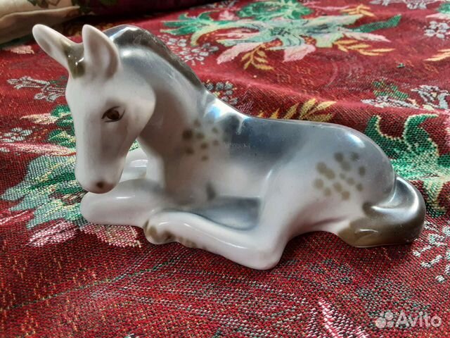 Конь фарфоровая статуэтка СССР