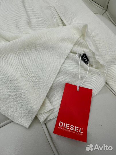 Классная водолазка Diesel