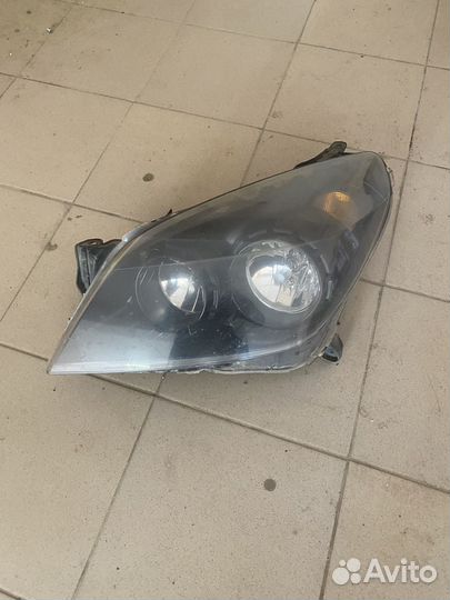 Передняя левая фара opel astra h
