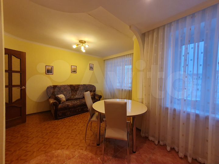 4-к. квартира, 110,5 м², 4/10 эт.