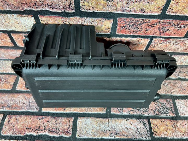 Корпус воздушного фильтра Фольксваген Шкода