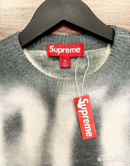 Свитер supreme blurred logo sweater