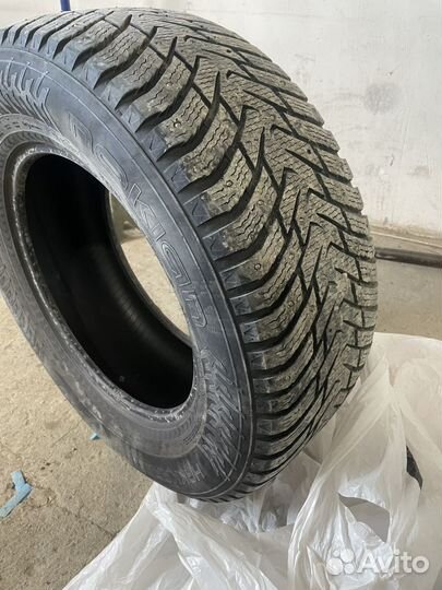 Nokian Tyres Hakkapeliitta 8 SUV 285/60 R18 19H