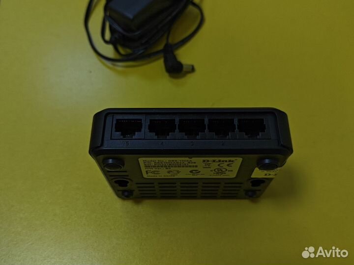 Коммутатор Switch D-Link DES-1005A