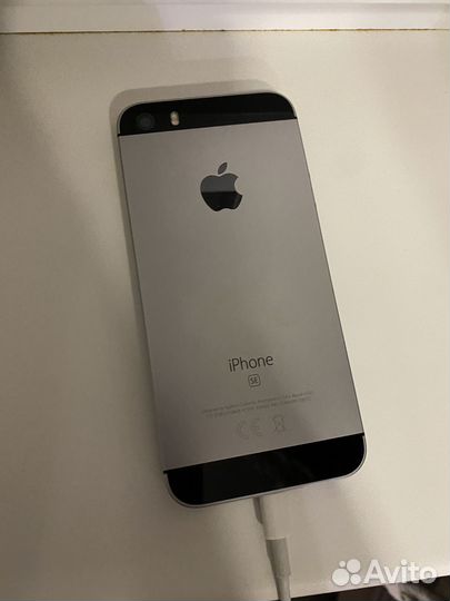 iPhone SE, 32 ГБ