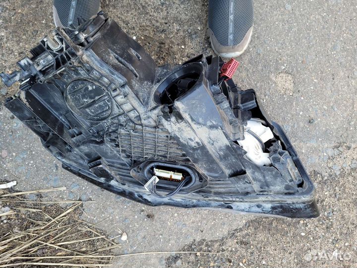 Фара левая на audi a 8