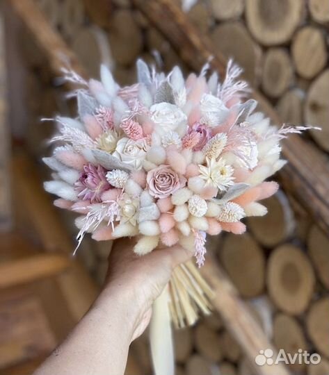 Букет из сухоцветов в кашпо